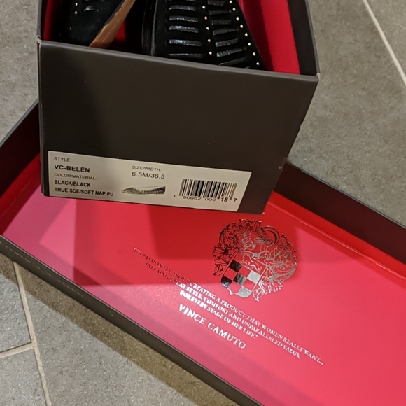 Vince Camuto black/gold studded flats - Picture 4 of 4